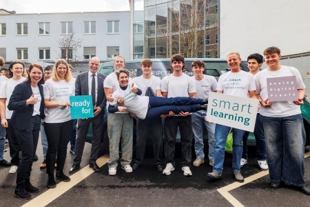 Infineon "Smart Learning" startet für drei Klassen an der HTL Anichstraße, ©Infineon Austria 
