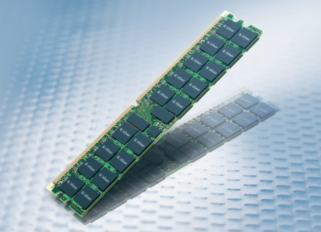 Infineon's new planar solution for 2 GB DDR2 modules is based on mature single-die components. System manufacturers will benefit from considerably flatter modules which with a thickness of 4.1 mm fulfil the requirements for DDR2 server applications and depending on the respective system configuration result in up to 10 percent reduced heat generation.
