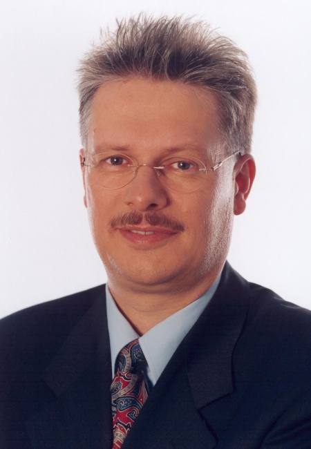 Ulrich Hamann, Senior Vice President and General Manager of Infineon's Wireless Group