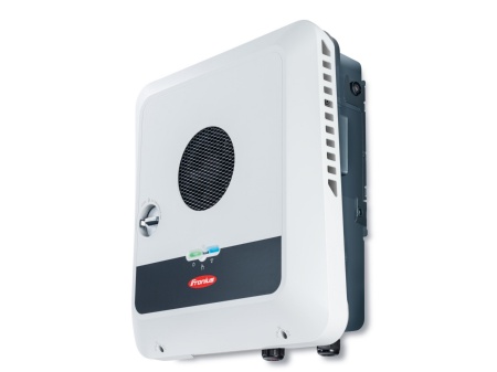 The Symo GEN24 Plus solar inverter from Fronius combines CoolSiC™ MOSFET modules in the booster and battery input with hybrid modules in the inverter stage. This ensures the best possible ratio of efficiency and cost.