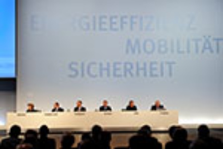 Infineon Aufsichtsratsmitglieder (v.l.n.r.): Prof. Dr. Renate Köcher, Hans-Ulrich Holdenried, Gerhard Hobbach, Peter Gruber, Alfred Eibl, Wigand Cramer