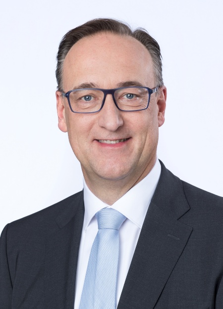 Dr. Helmut Gassel, Mitglied des Vorstands der Infineon Technologies AG
