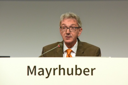 Wolfgang Mayrhuber, Vorsitzender des Aufsichtsrats der Infineon Technologies AG, eröffnet die Hauptversammlung 2016.