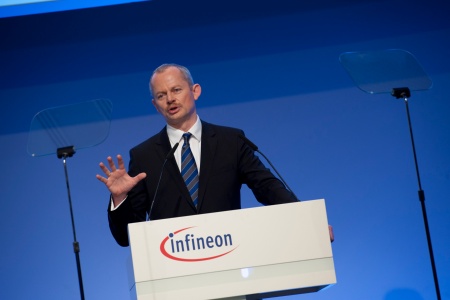 Peter Bauer, Vorstandsvorsitzender der Infineon Technologies AG, auf Infineons Hauptversammlung am 17. Februar 2011 in München