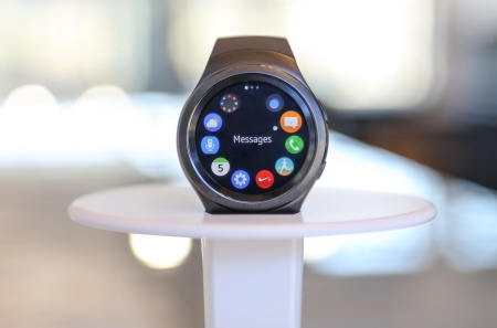 Neue Samsung Gear S2 Smartwatch nutzt Sicherheit von Infineon für mobiles Bezahlen