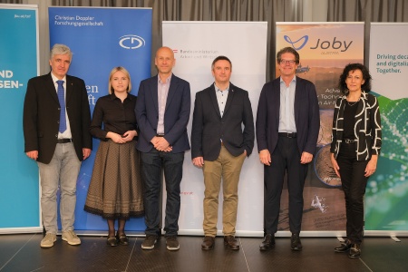 From left to right.:  Gregor Veble Mikić (head of Flight Research & Flight Physics at Joby Aviation), Assoc. Prof. DI Dr. Reinhard Feger, DI Peter Schiefer (Division President Automotive, Infineon Technologies AG), Vice-Rector Prof. Dr. Alberta Bonanni; Photo credit: silentphotography.at