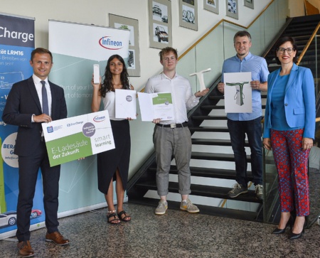 Second place went to Laura Zemlo and Dominik Bachmayer for the e-charging station "Nova".