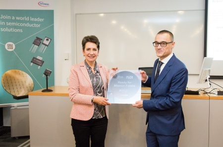 Sabine Herlitschka, CEO Infineon Austria with Dean Vedran Bilas from University of Zagreb 