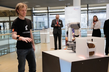 Everybody can teach robots – using dedicated sensors like the REAL3™ chip from Infineon. With a Time-of-Flight (ToF) camera, the robot can adapt human motion.