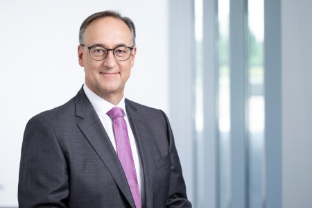 Dr. Helmut Gassel, Mitglied des Vorstands und Chief Marketing Officer