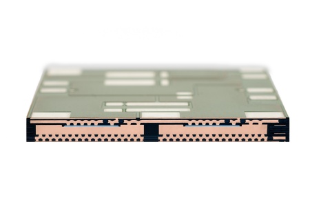 Infineon und SCHWEIZER werden die 1200 V CoolSiC Chip Embedding-Technologie auf der PCIM Europe 2023 in Nürnberg am Infineon-Stand 412 in Halle 7 vorstellen.