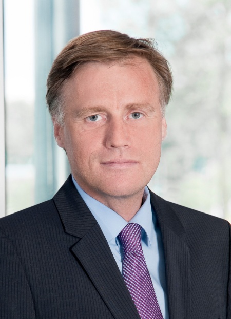 Jochen Hanebeck, Leiter des Geschäftsbereichs Automobilelektronik der Infineon Technologies AG